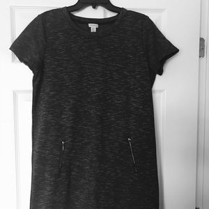 Knee length dress. Worn once. Great for work!